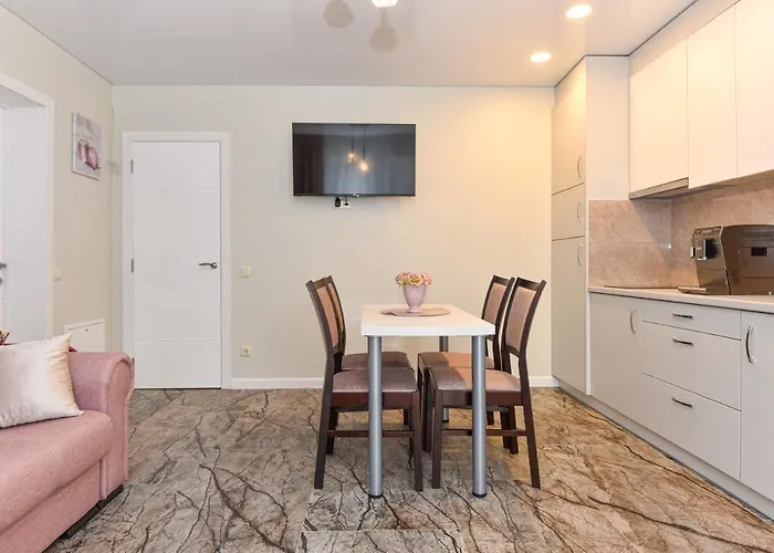 Sermiescio Apartamentai アパート *